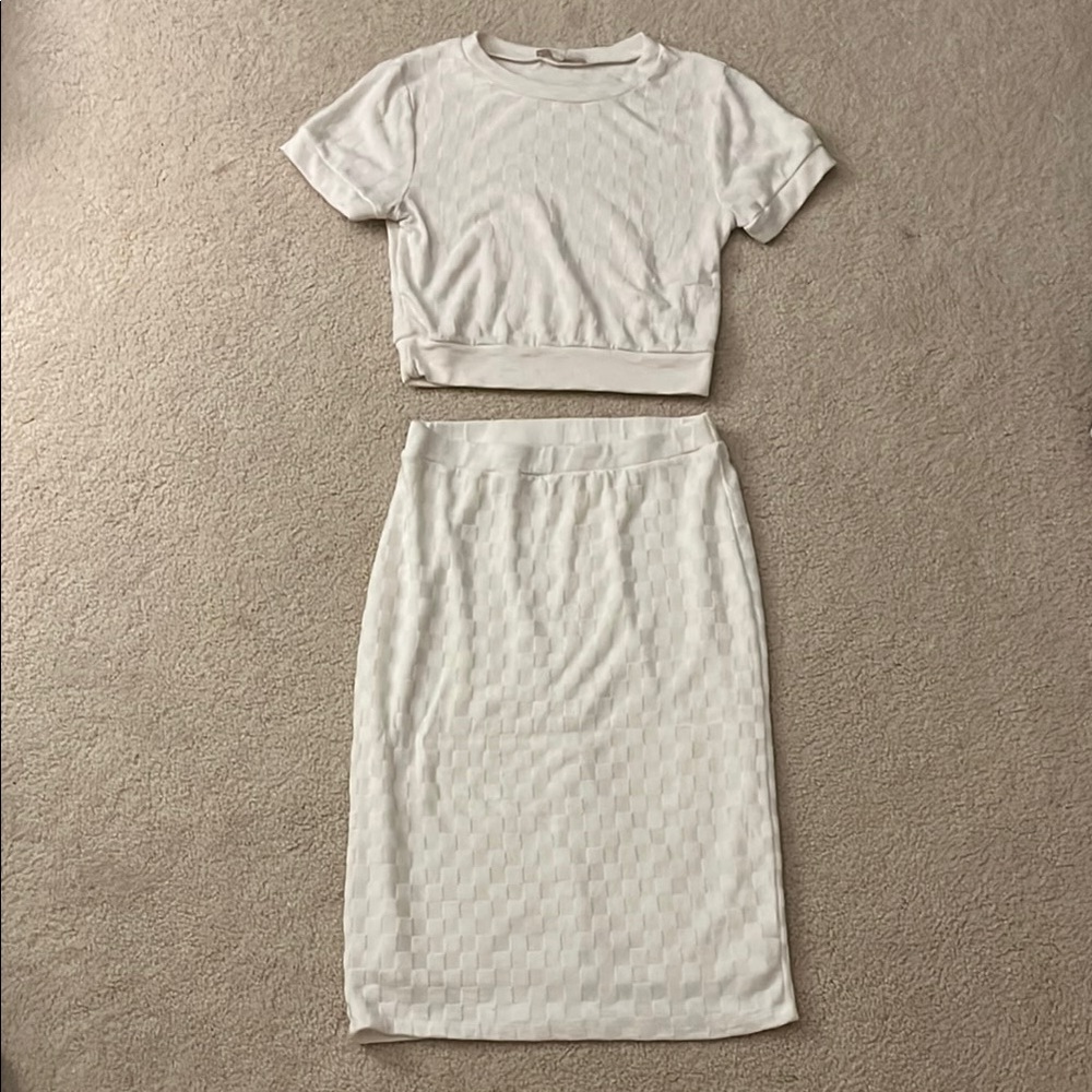 Cream Set Short Sleeve and Midi Pencil Skirt with Checkered Pattern